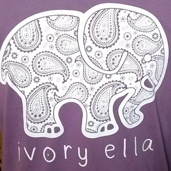 ivory ella Tops - Ivory Ella paisley elephant long sleeve t- shirt S